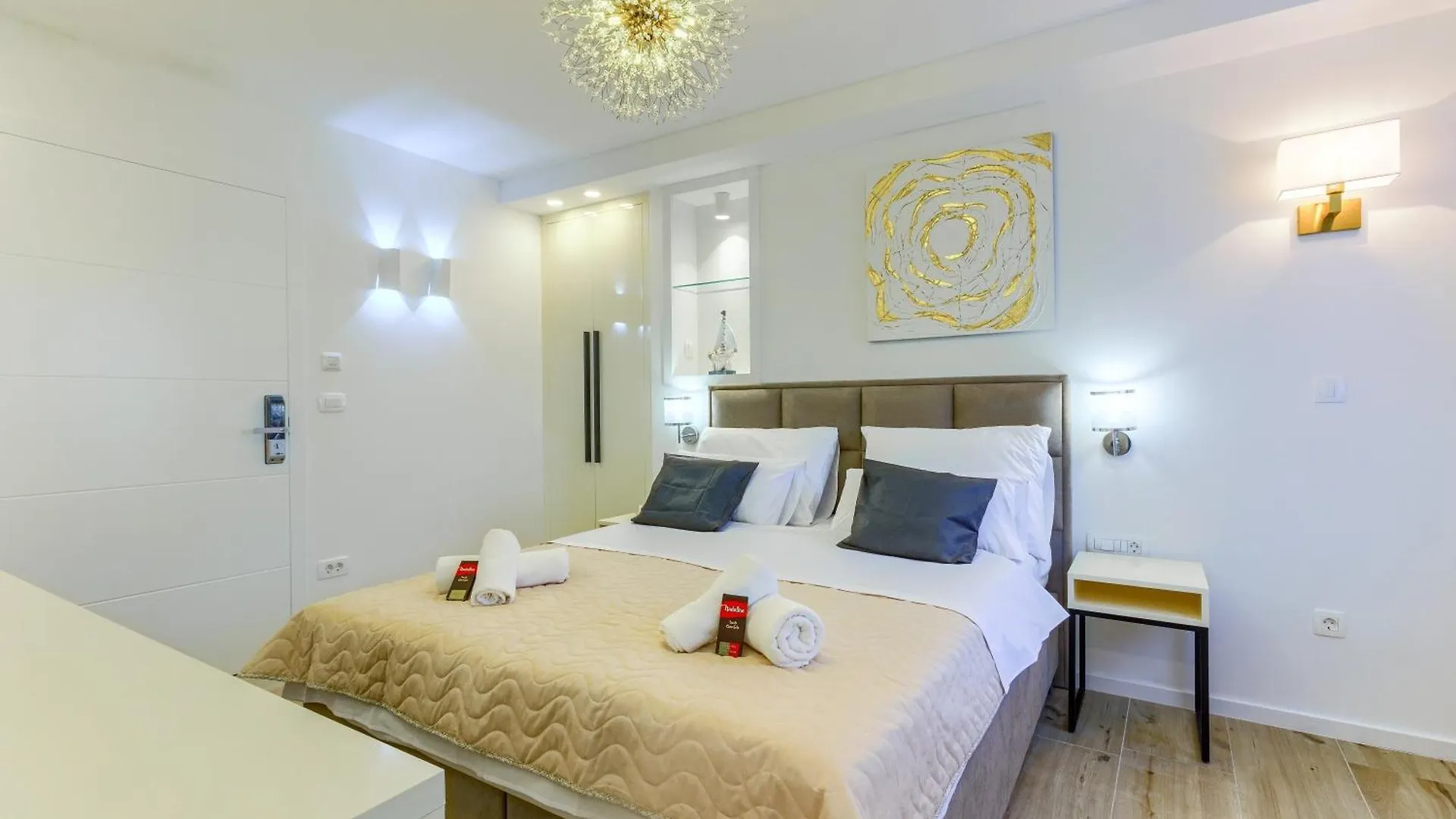 Luxury Bed & Breakfast Rooms Irini, In The Heart Of 斯普利特