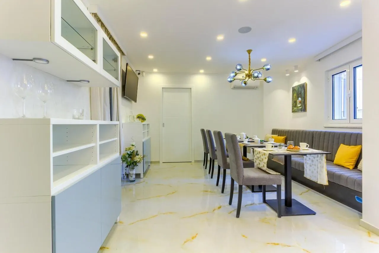 Luxury Bed & Breakfast Rooms Irini, In The Heart Of ספליט 0*,