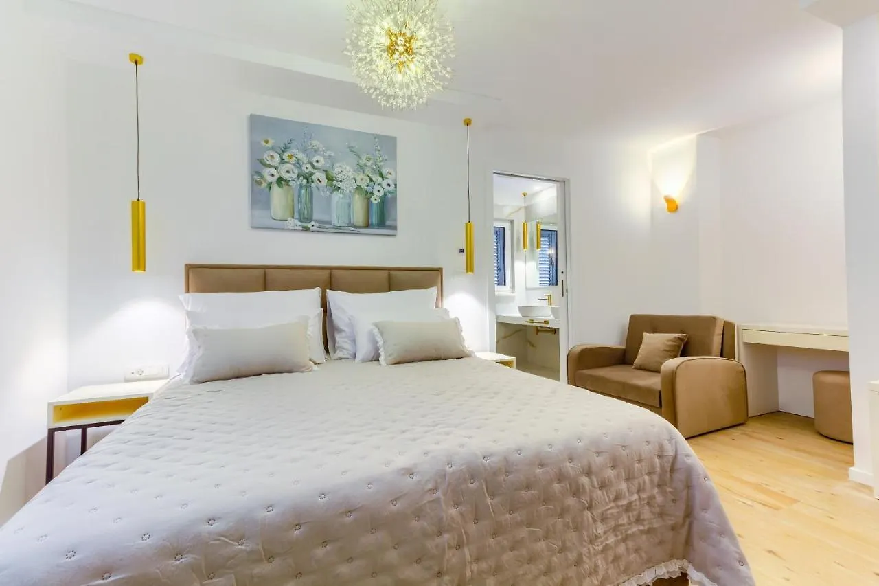 Luxury Bed & Breakfast Rooms Irini, In The Heart Of ספליט 0*,