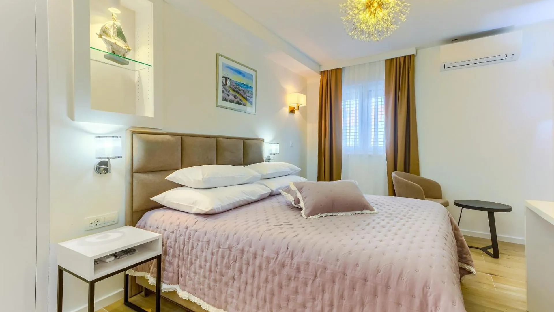 Luxury Bed & Breakfast Rooms Irini, In The Heart Of ספליט 0*,