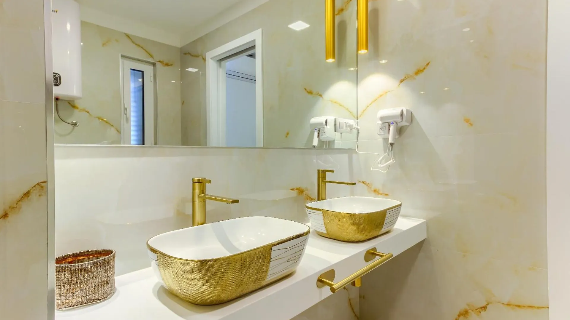 Luxury Bed & Breakfast Rooms Irini, In The Heart Of ספליט