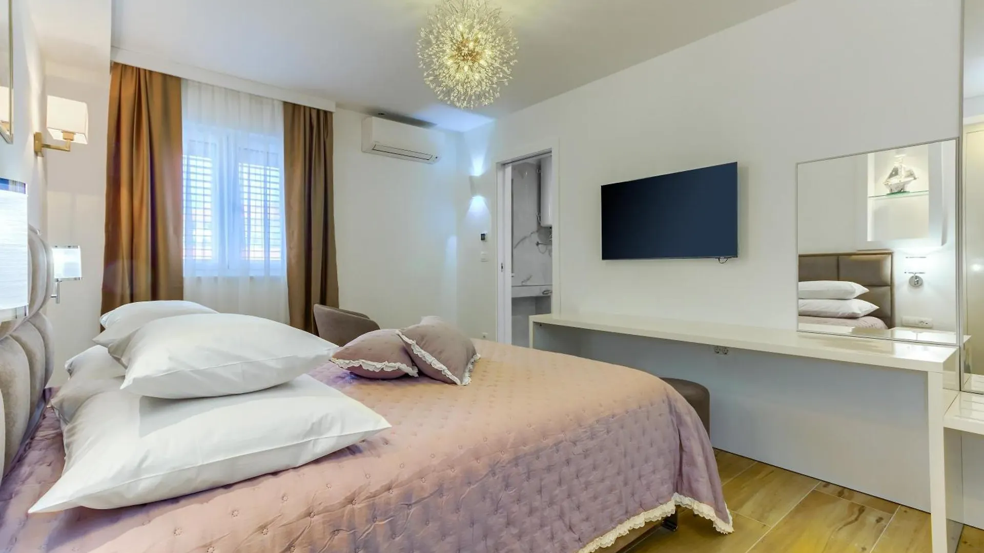 Luxury Bed & Breakfast Rooms Irini, In The Heart Of ספליט קרואטיה