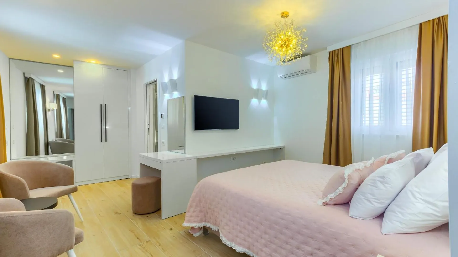 Luxury Bed & Breakfast Rooms Irini, In The Heart Of ספליט