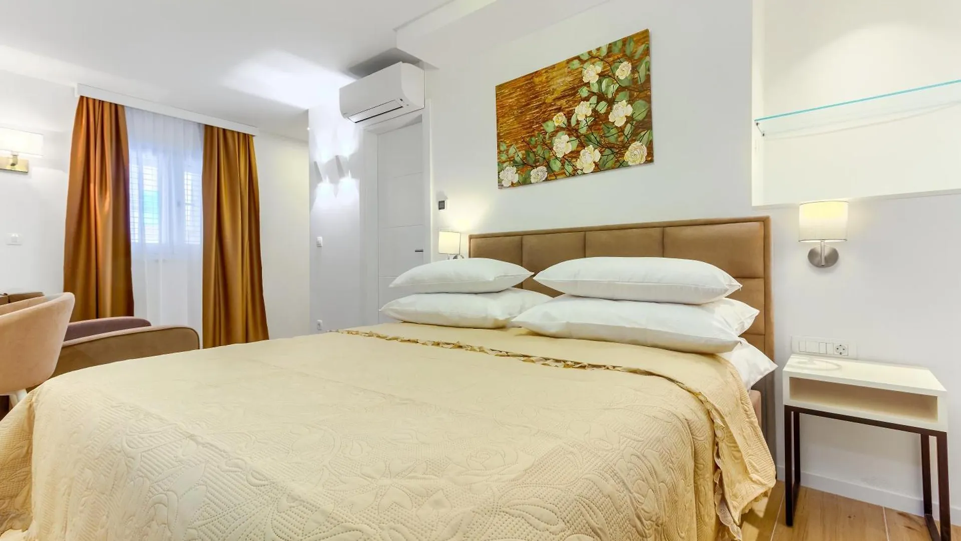 Luxury Bed & Breakfast Rooms Irini, In The Heart Of ספליט