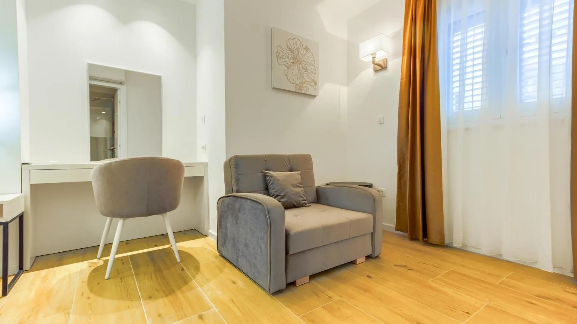 Luxury Bed & Breakfast Rooms Irini, In The Heart Of ספליט