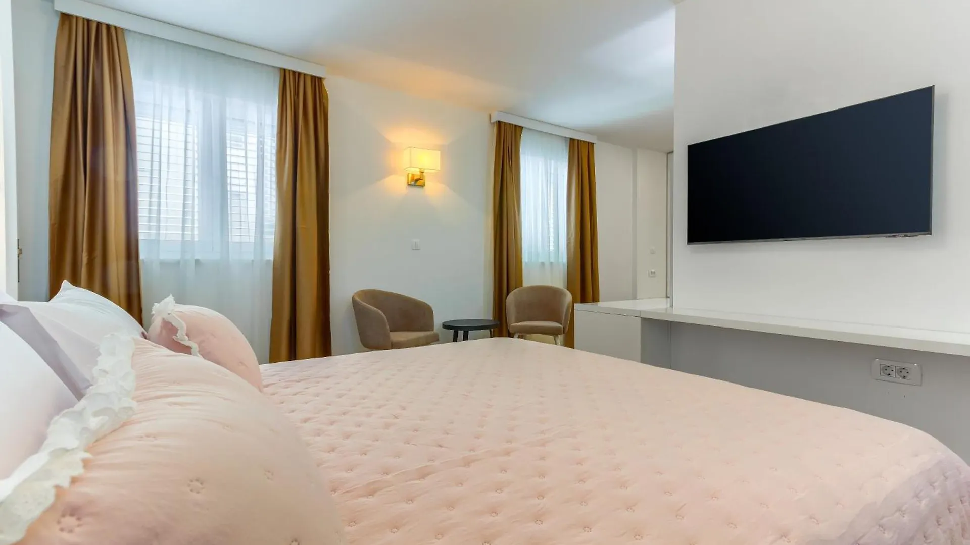 Luxury Bed & Breakfast Rooms Irini, In The Heart Of ספליט