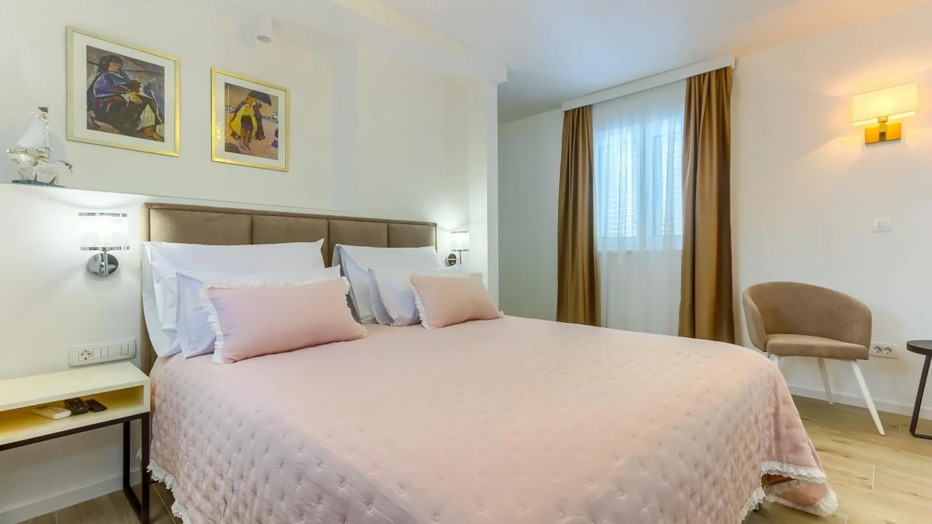 Luxury Bed & Breakfast Rooms Irini, In The Heart Of ספליט