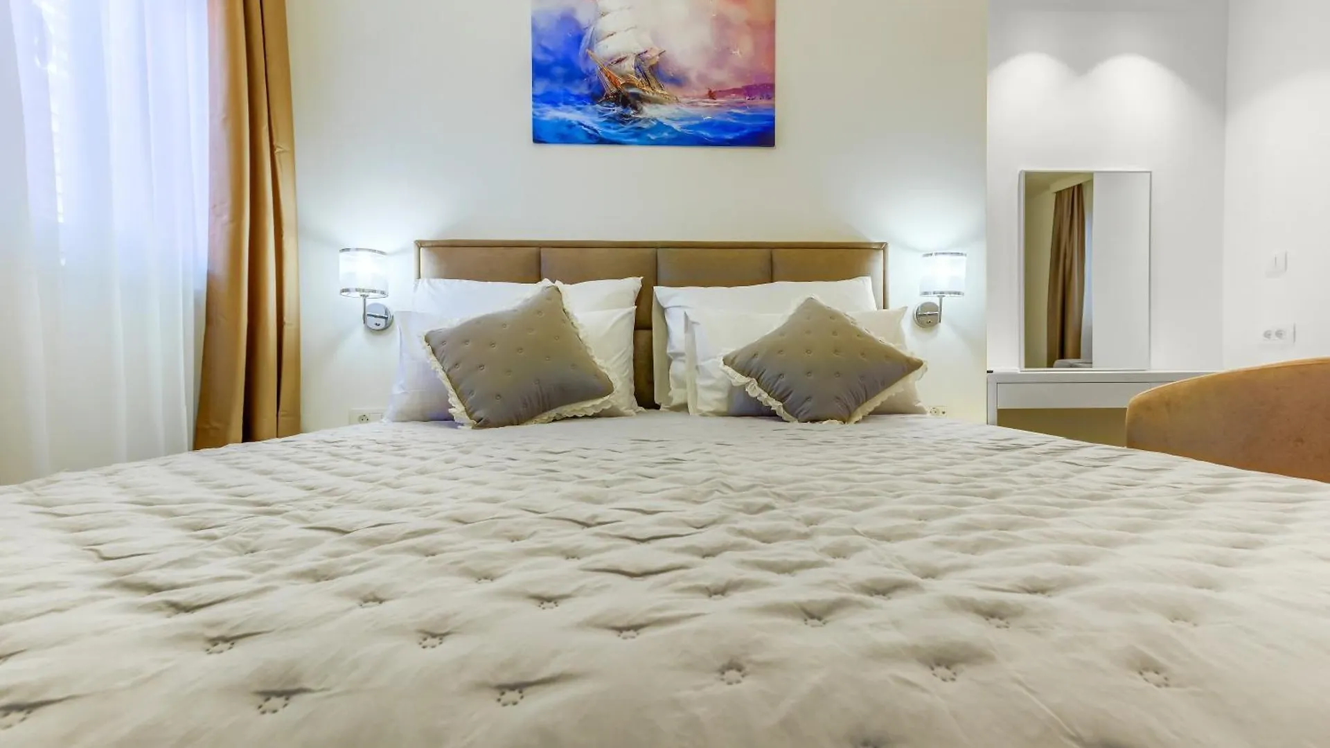 Luxury Bed & Breakfast Rooms Irini, In The Heart Of ספליט 0*,  קרואטיה