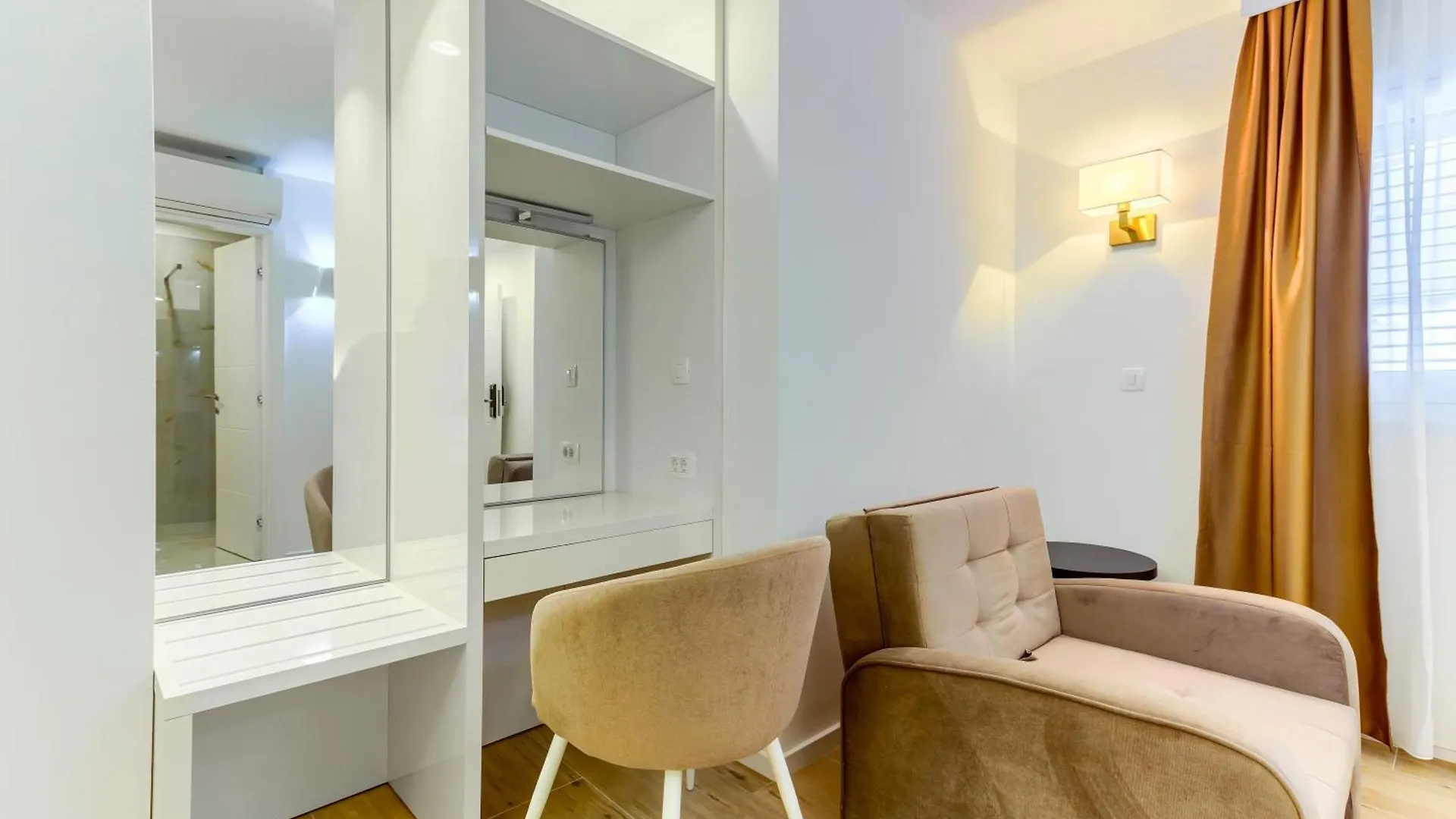 Luxury Bed & Breakfast Rooms Irini, In The Heart Of ספליט