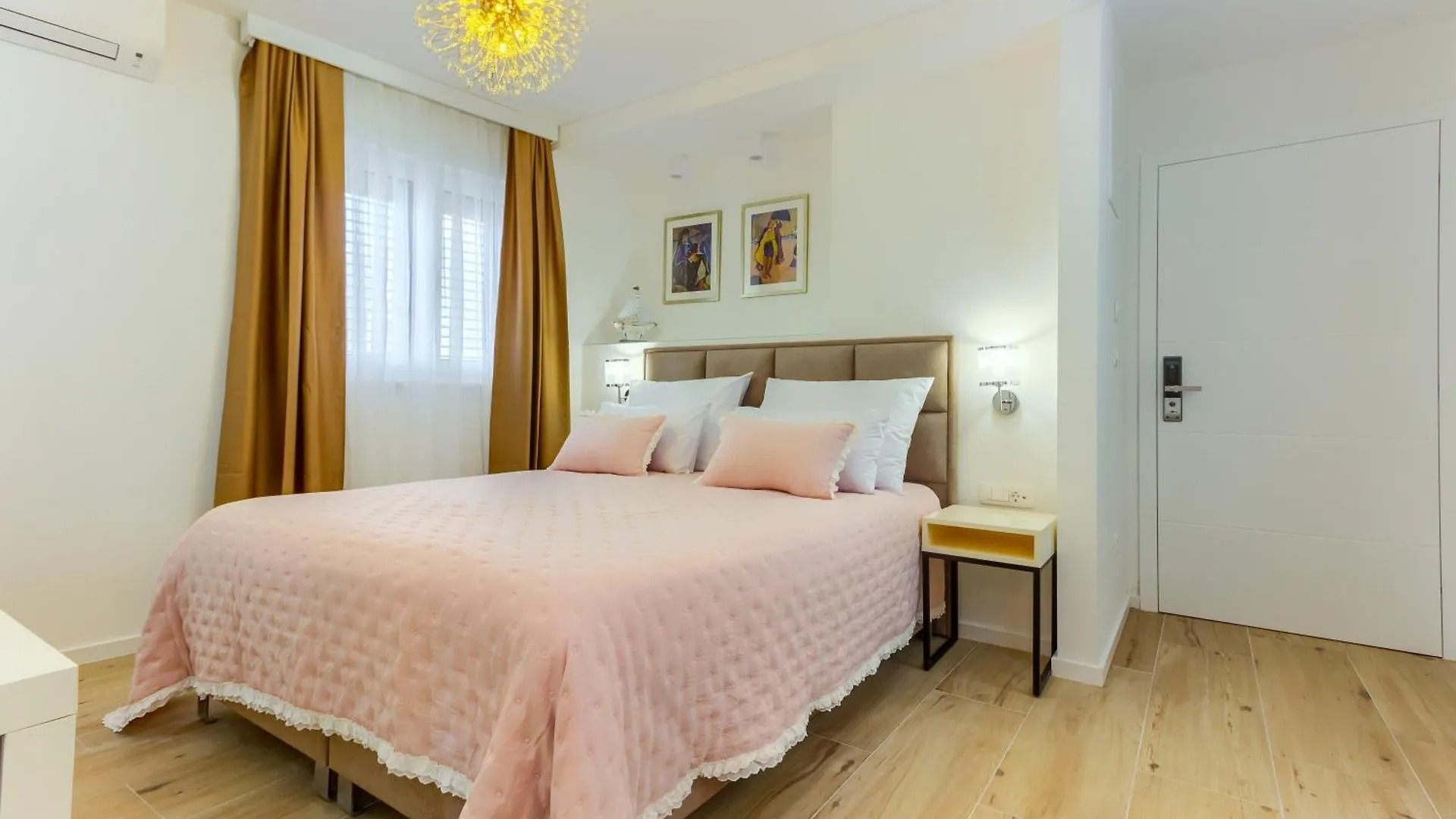 Luxury Bed & Breakfast Rooms Irini, In The Heart Of ספליט