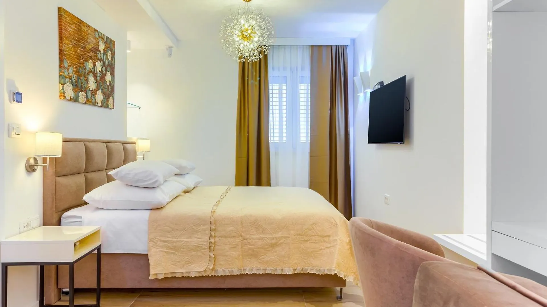 Luxury Bed & Breakfast Rooms Irini, In The Heart Of ספליט