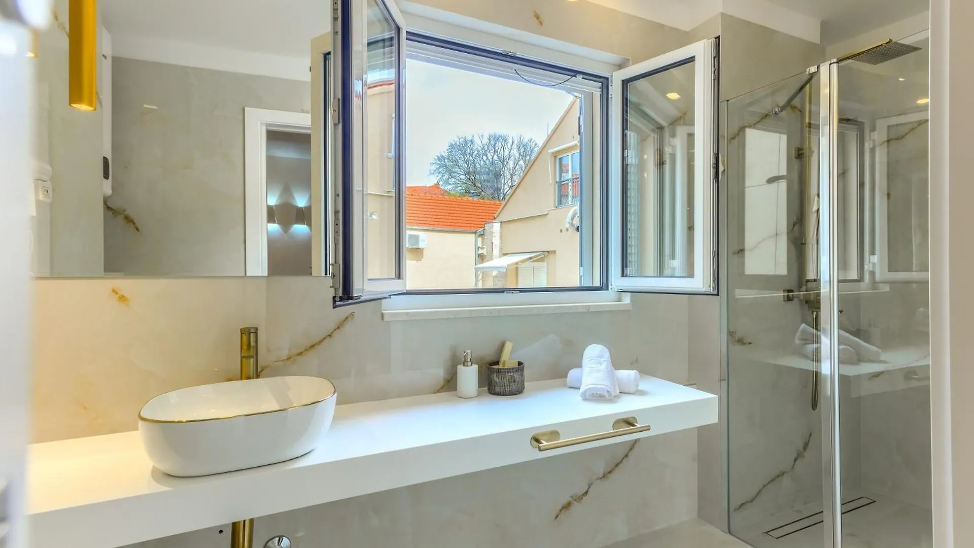 Luxury Bed & Breakfast Rooms Irini, In The Heart Of ספליט